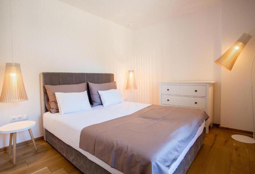 Апартаменты 2 Спальни, Bella Vista Suites