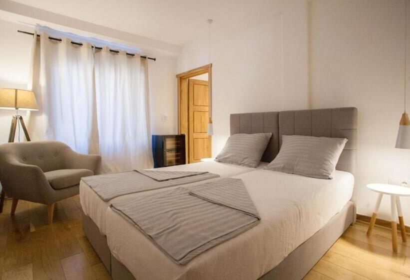 Апартаменты 1 Спальня Вид на Бассейн, Bella Vista Suites