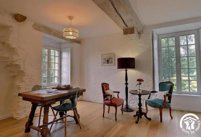 デラックスルーム, Manoir De Sevin