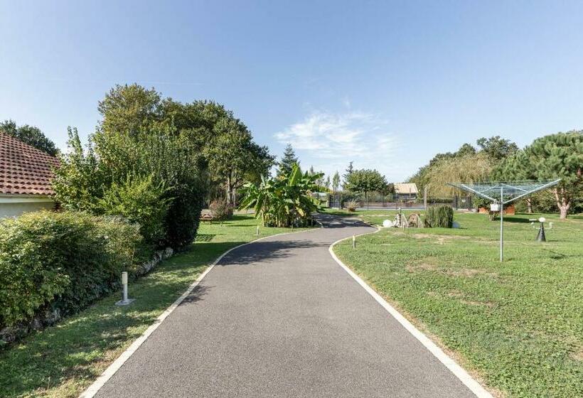 适合残疾人使用的标准间, Au Petit Pédegouaty