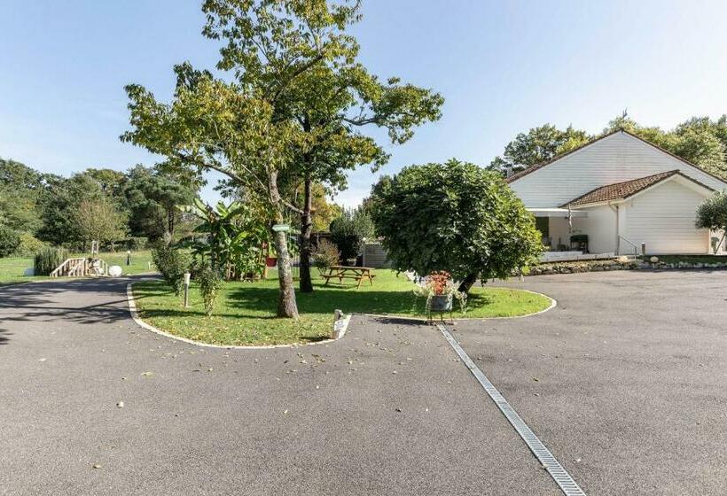 适合残疾人使用的标准间, Au Petit Pédegouaty