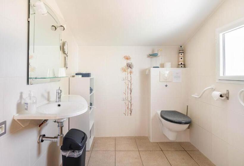 适合残疾人使用的标准间, Au Petit Pédegouaty