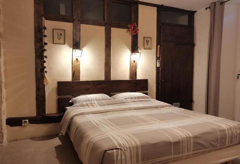 标准三人间, Au Petit Pédegouaty