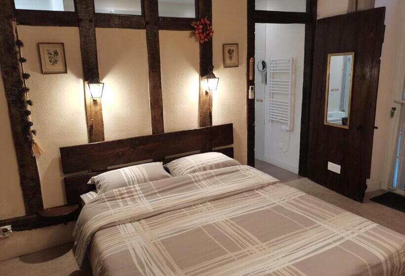 标准三人间, Au Petit Pédegouaty