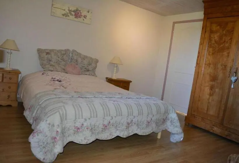 ファミリールーム, Aux 4 Cornes  Chambre D Hotes