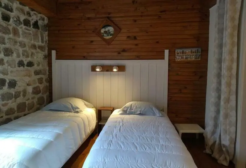 スタンダード4人部屋, Gîte De La Tournelle