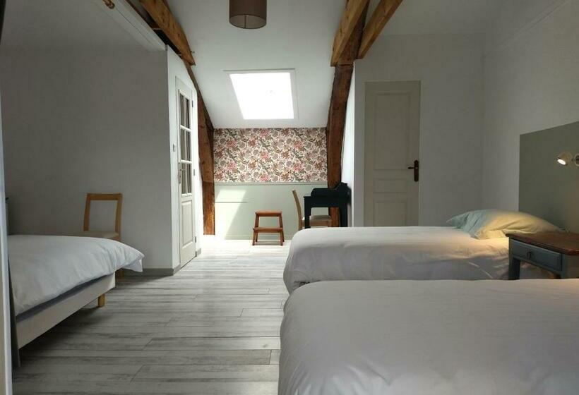 غرفة قياسية ثلاثية, Gîte De La Tournelle