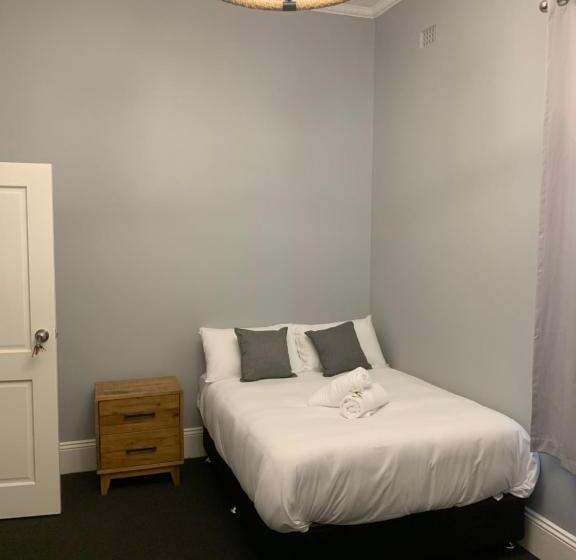 Camera Standard Cvadruplă cu Baie în Comun, Abermain