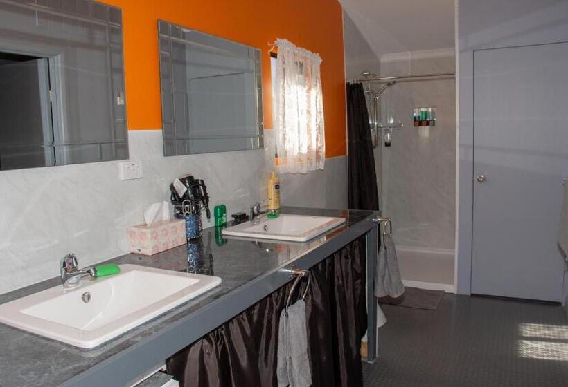 شاليه غرفة نوم واحدة, Chrissie S Dongara