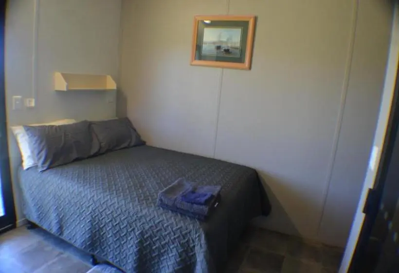 デラックスルーム, Wondai Accommodation Units And Villas