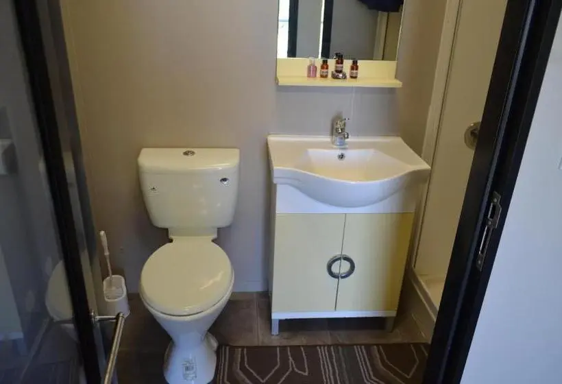 デラックスルーム, Wondai Accommodation Units And Villas