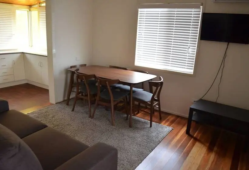 スリーベッドルーム　ヴィラ, Wondai Accommodation Units And Villas