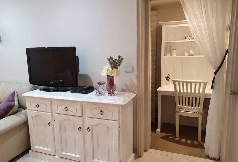 סטודיו דלוקס, Bed And Breakfast