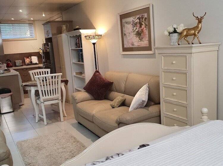 סטודיו דלוקס, Bed And Breakfast