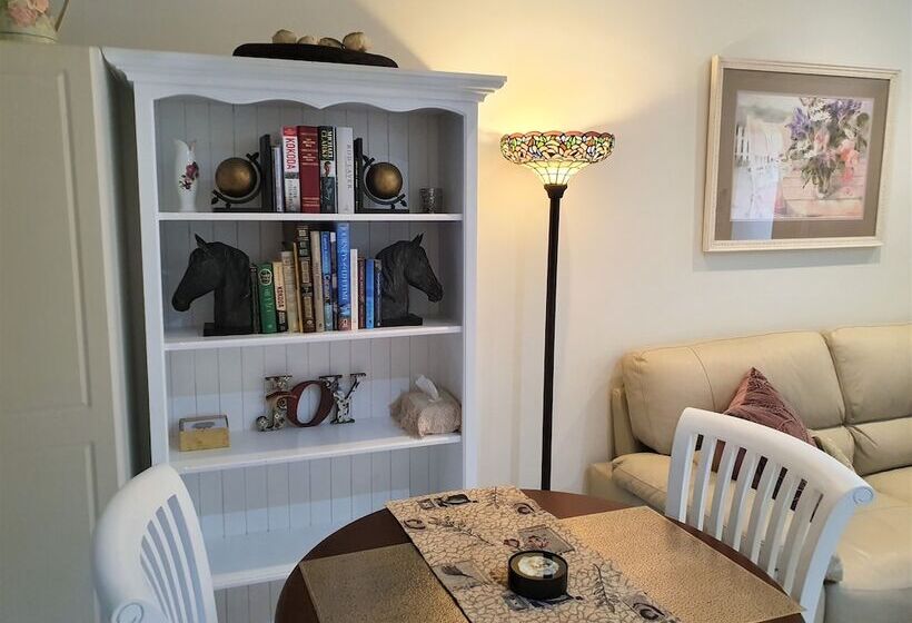 סטודיו דלוקס, Bed And Breakfast