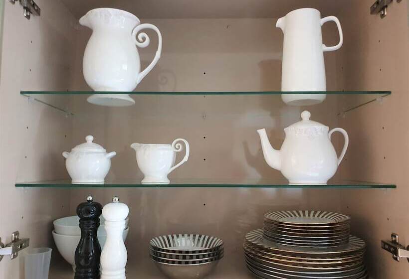 סטודיו דלוקס, Bed And Breakfast