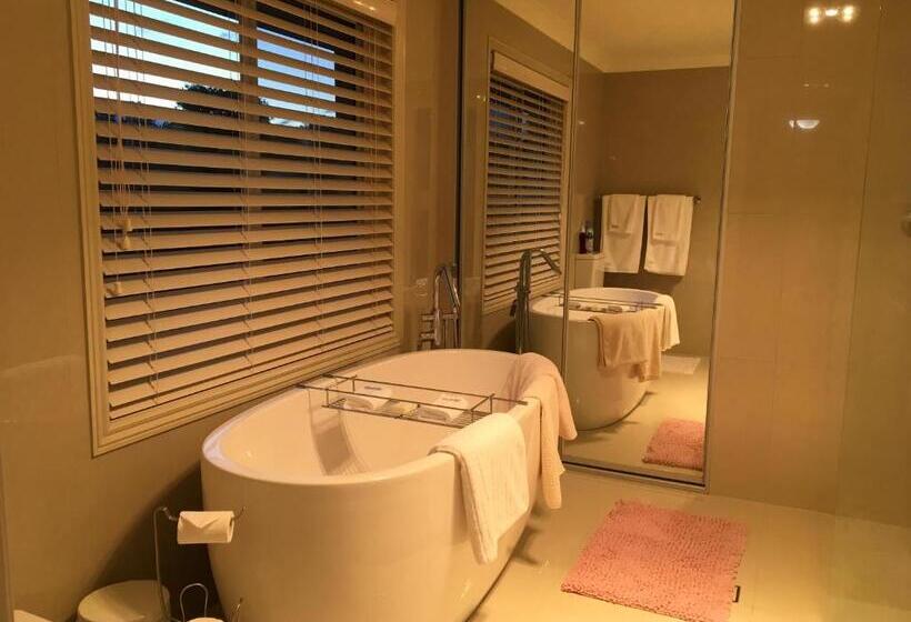 Люкс Deluxe Кровать Кинг, Bed And Breakfast