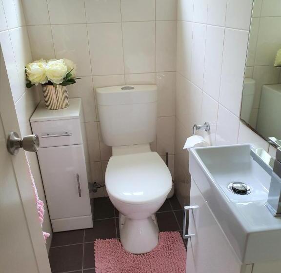 סטודיו דלוקס, Bed And Breakfast