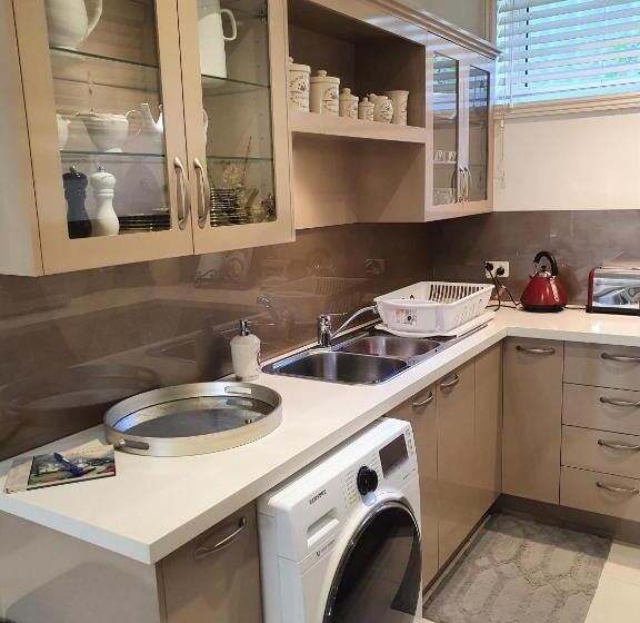 סטודיו דלוקס, Bed And Breakfast