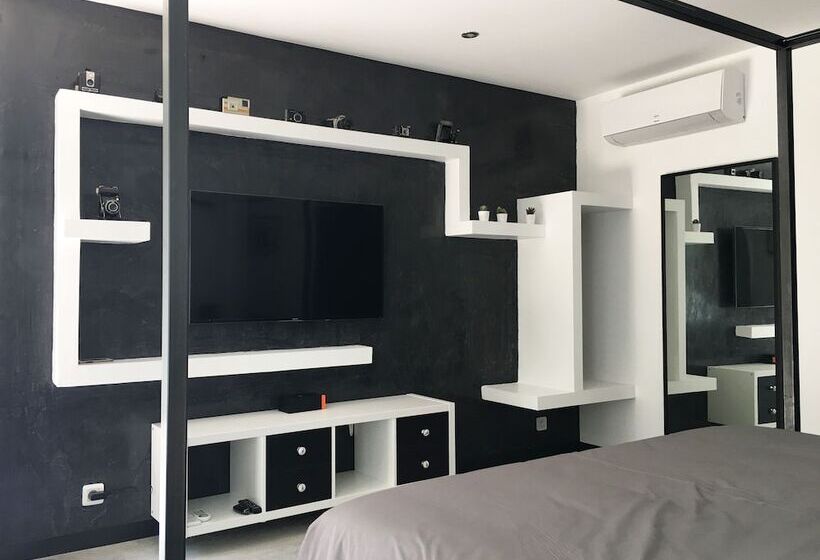 Номер Стандарт, La Datcha Delicatessen