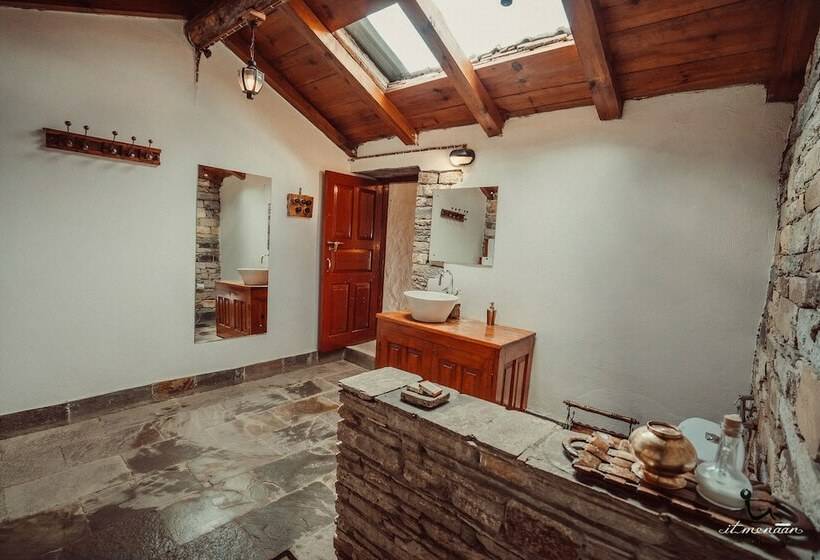 침실 2개 아파트, Itmenaan Estate