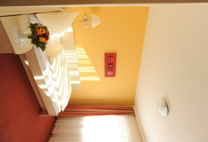 חדר סטנדרט יחיד, Reischenau