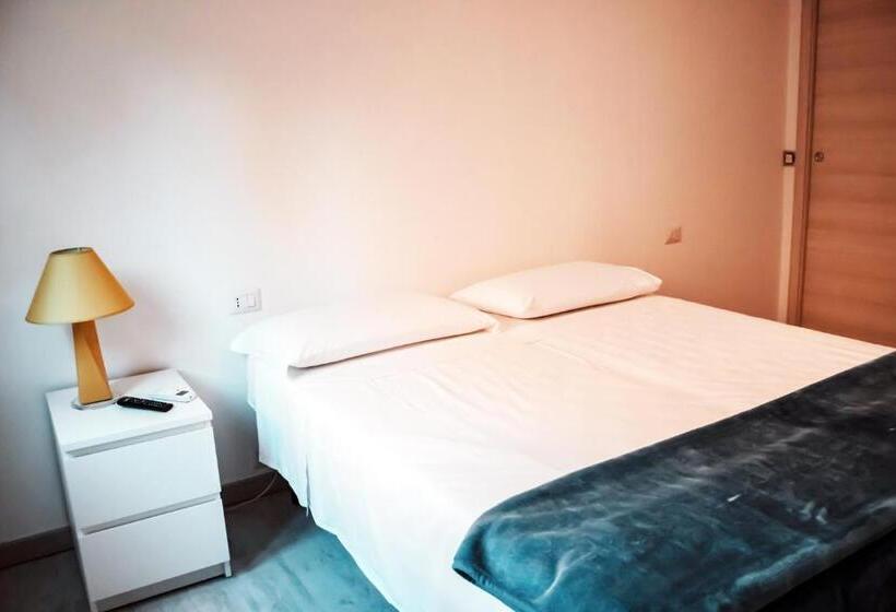 اتاق لوکس, Affittacamere Torresi 2