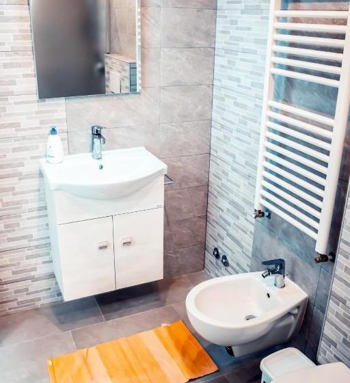 اتاق لوکس, Affittacamere Torresi 2