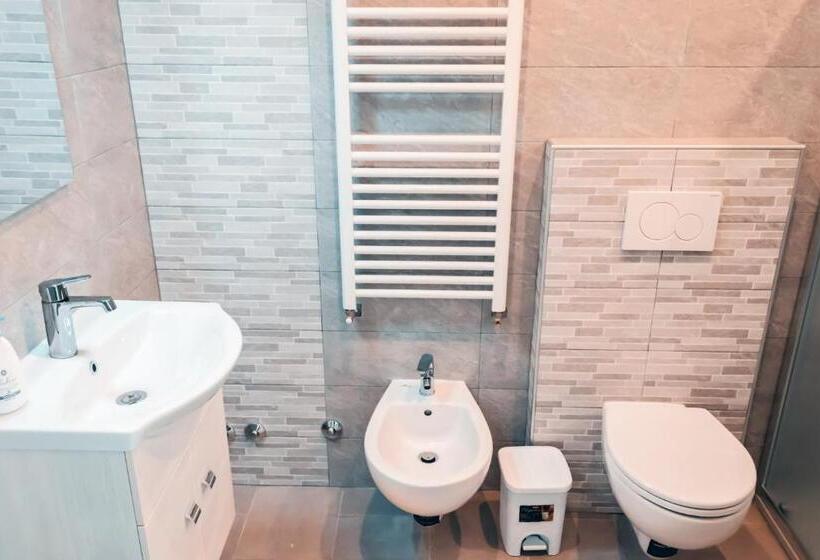 اتاق لوکس, Affittacamere Torresi 2