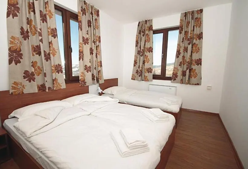 トリプルクラシックルーム, Yan Bibiyan Guest House