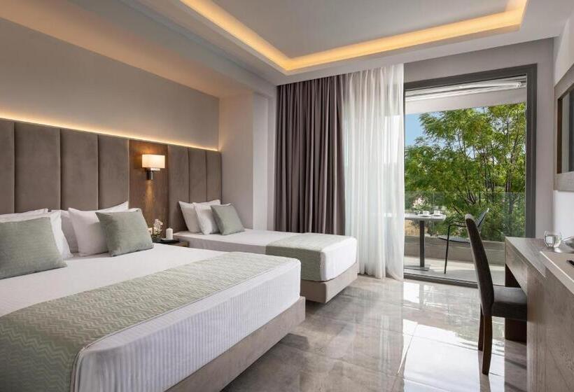 חדר סטודיו סטנדרד, 4  You Family