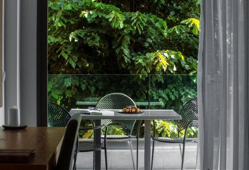 סוויטת ג'וניור סופריור, 4  You Family