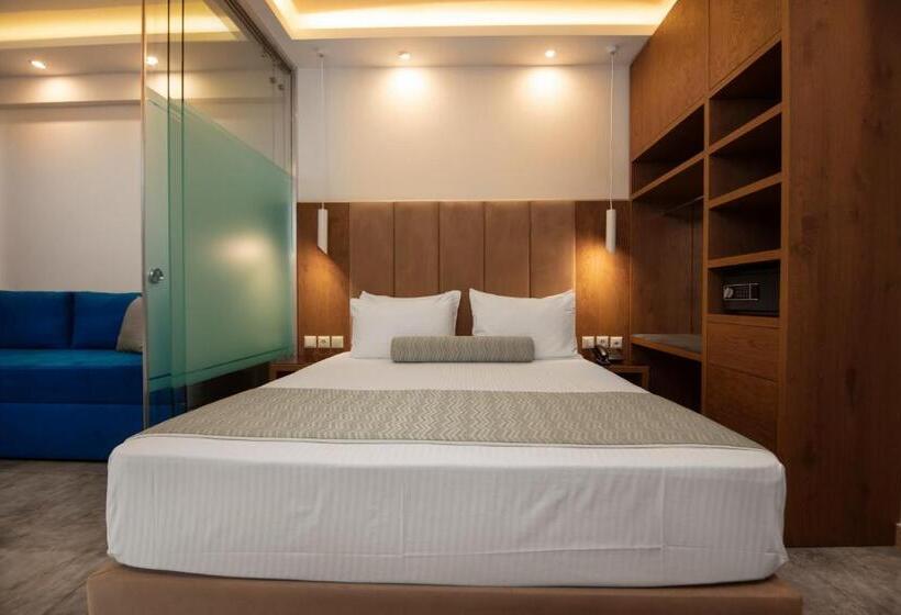 סוויטת ג'וניור סופריור, 4  You Family