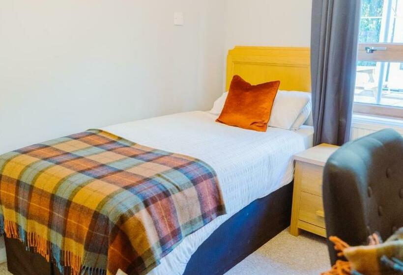 חדר סטנדרט יחיד, West End