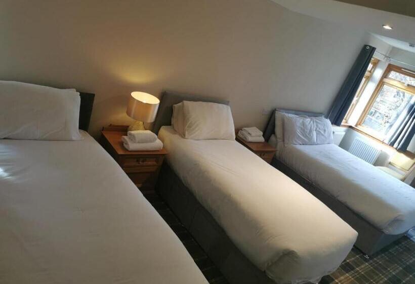 סוויטת ג'וניור משפחתית, West End