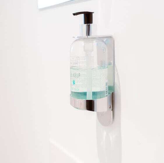 דירת חדר, West End