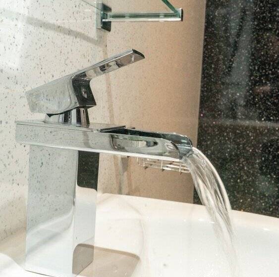 חדר סטנדרט, West End