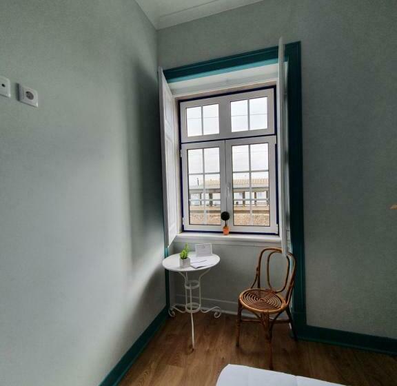 스탠다드 싱글 룸, Estação Real