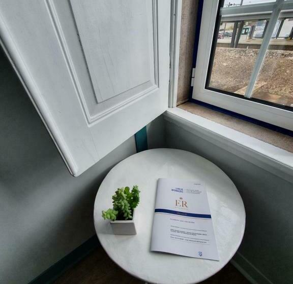 스탠다드 싱글 룸, Estação Real