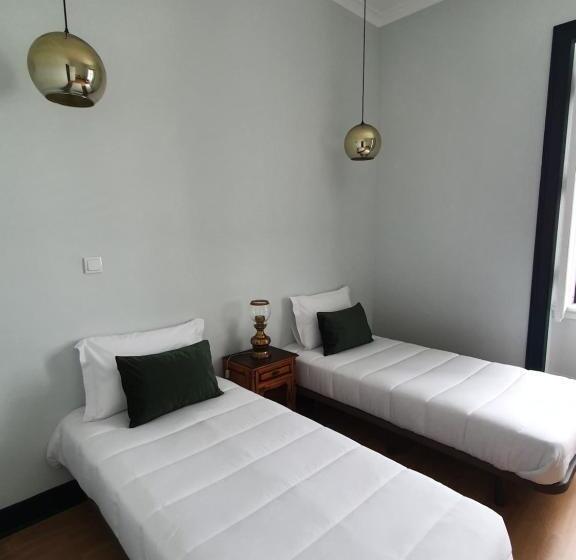 스탠다드 룸, Estação Real