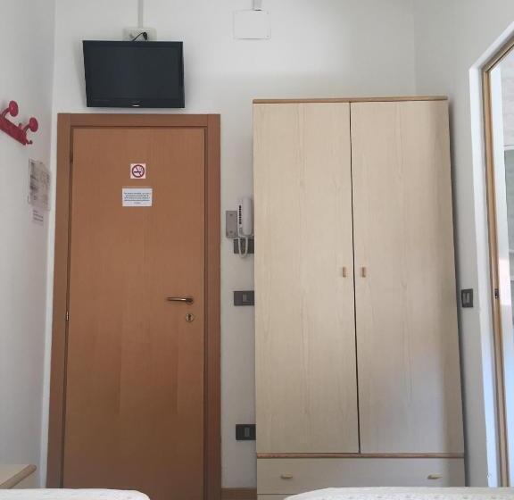 اتاق عادی, Edera