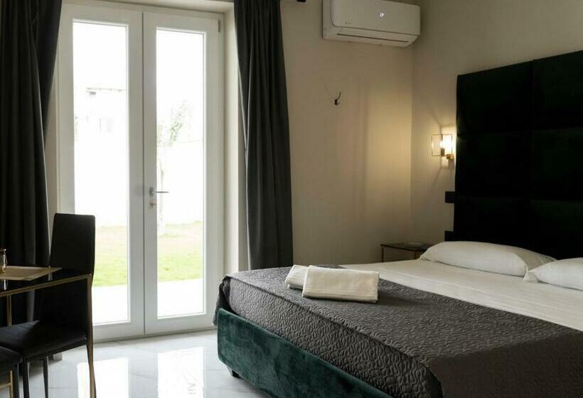 חדר דלוקס, Elite