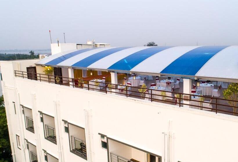 Номер Стандарт с Балконом, Grand Padappai Residency   Gpr