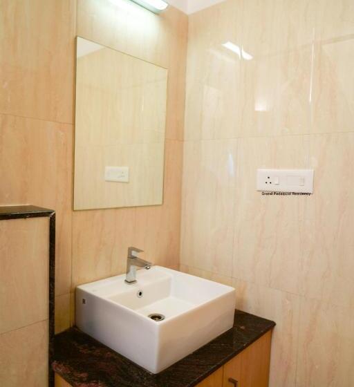 Номер Стандарт с Балконом, Grand Padappai Residency   Gpr