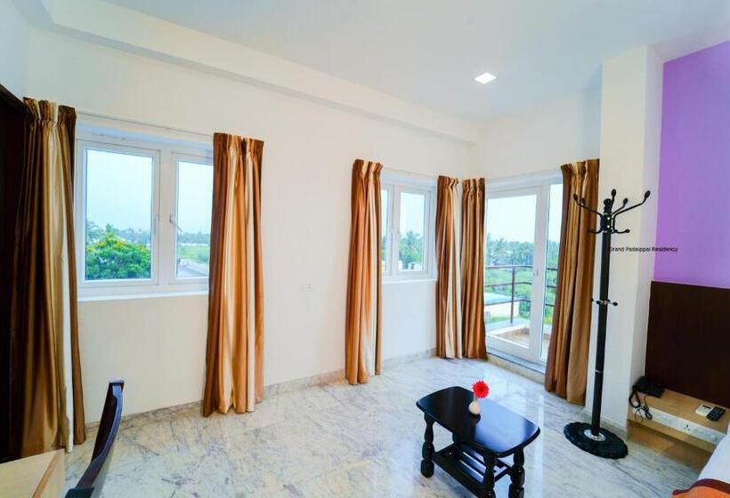 חדר דלוקס עם מרפסת, Grand Padappai Residency   Gpr
