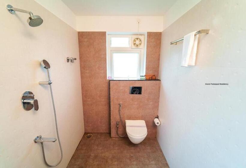 Люкс Deluxe Кровать Кинг, Grand Padappai Residency   Gpr