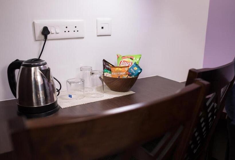 Люкс Deluxe Кровать Кинг, Grand Padappai Residency   Gpr