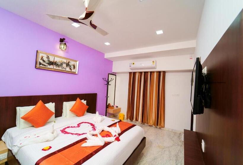 Люкс Deluxe Кровать Кинг, Grand Padappai Residency   Gpr