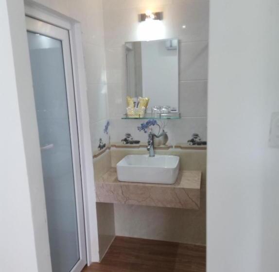 اتاق استاندارد چهار تخته, Onhotel Nice Buôn Ma Thuột