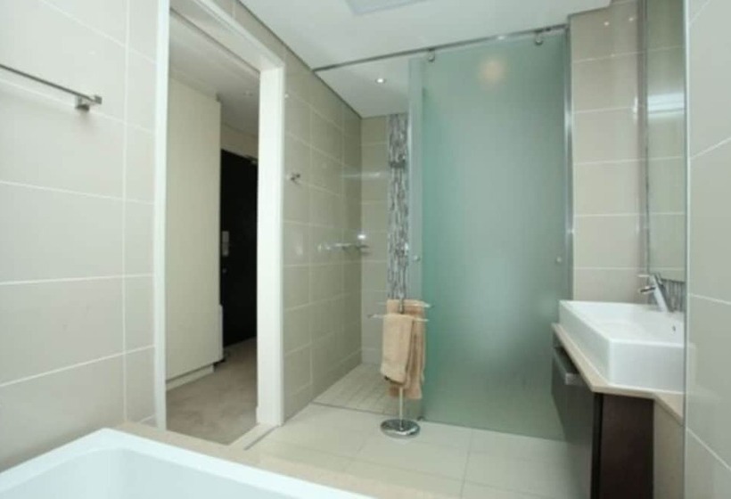 Студия Стандарт Двуспальная Кровать, Sandton Skye Apartment   616